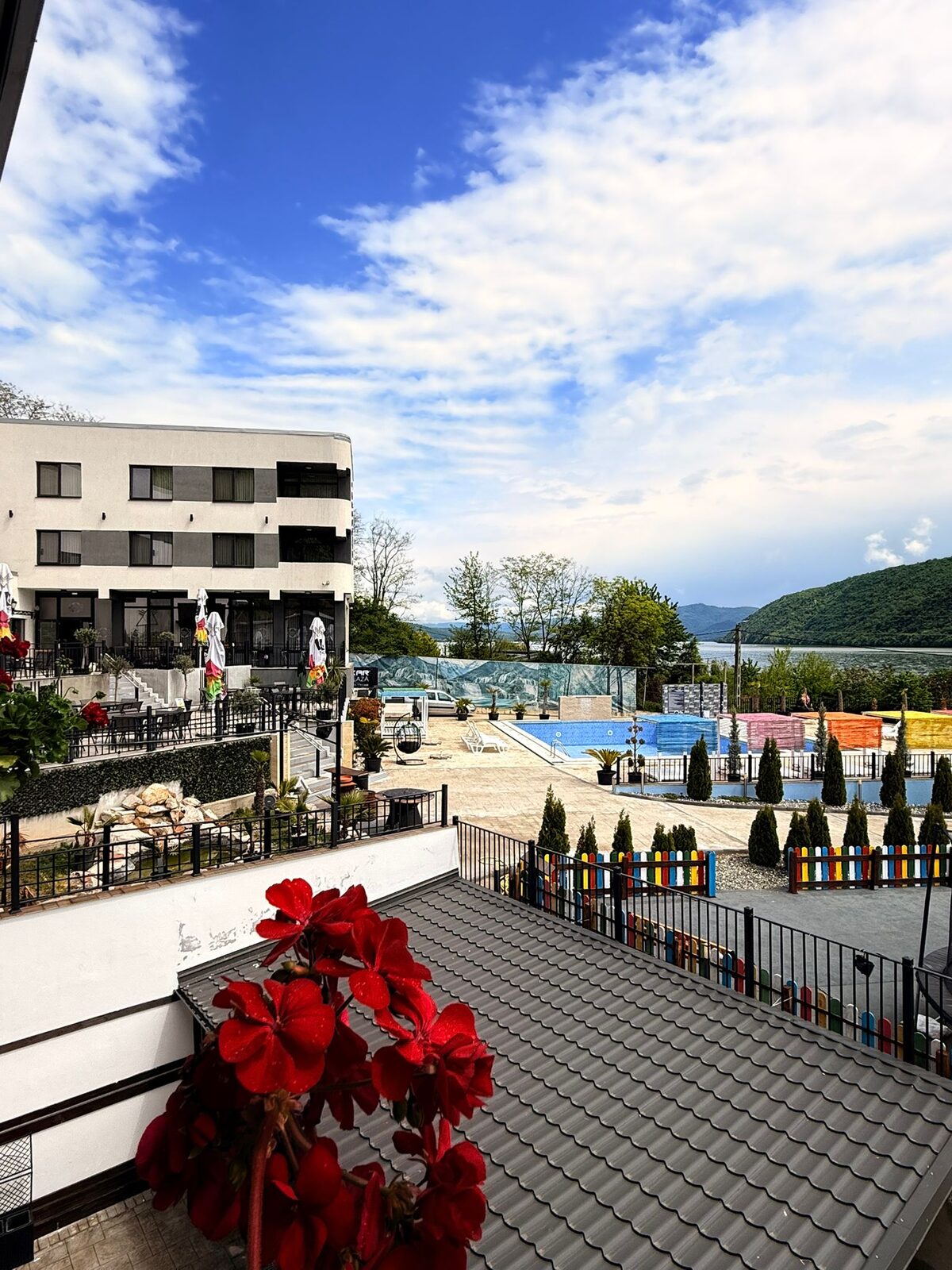 Relaxare la piscină — Cazanele Dunării near Partizan Resort